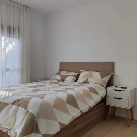 Sunny Apartment *